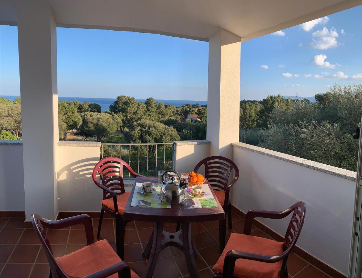 Delfino Apartment Кала Гононе Екстериор снимка